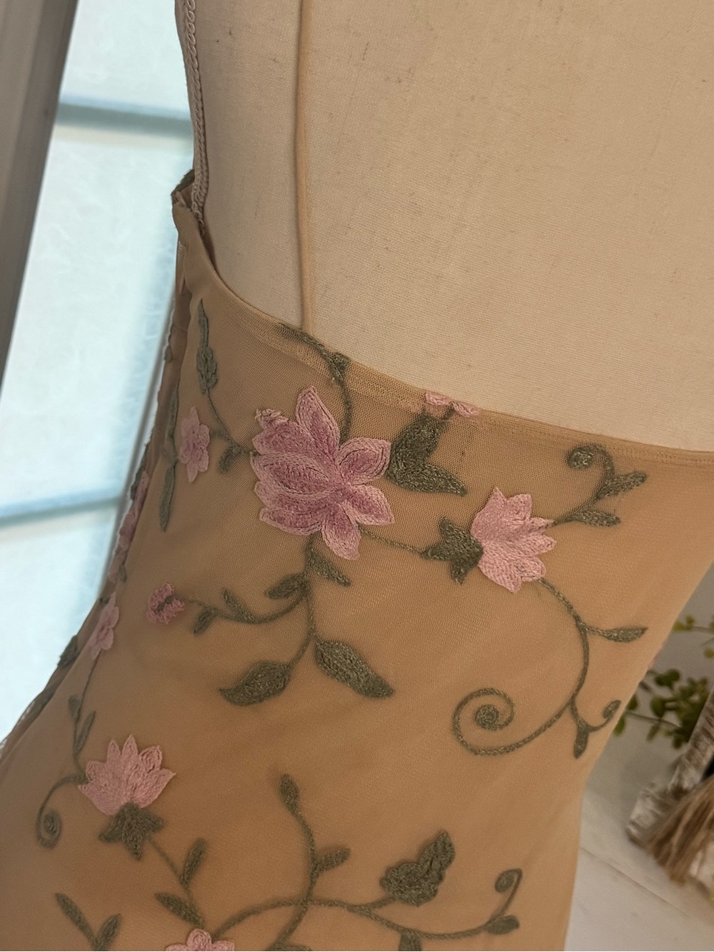 Kendall & Kylie Romance Floral Mini Dress Nude Size 0/2 - Picture 6 of 11